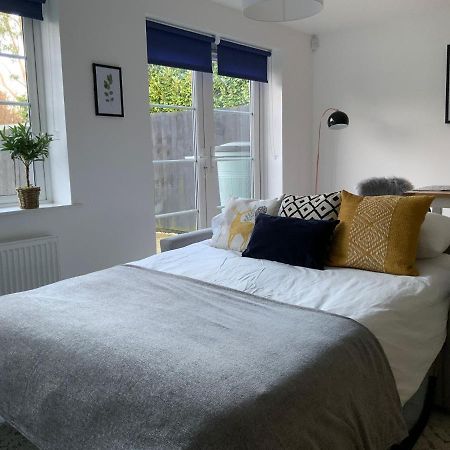 Willa Stylish & Spacious 3 Bed House With 2 Free Car Parking Spaces Appledram Zewnętrze zdjęcie