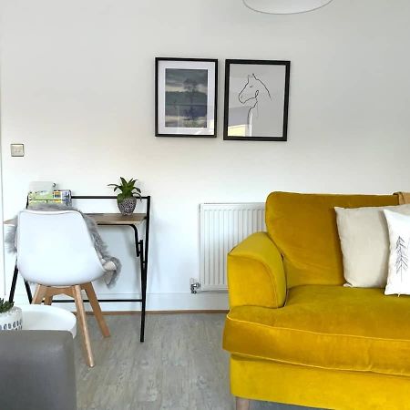Willa Stylish & Spacious 3 Bed House With 2 Free Car Parking Spaces Appledram Zewnętrze zdjęcie