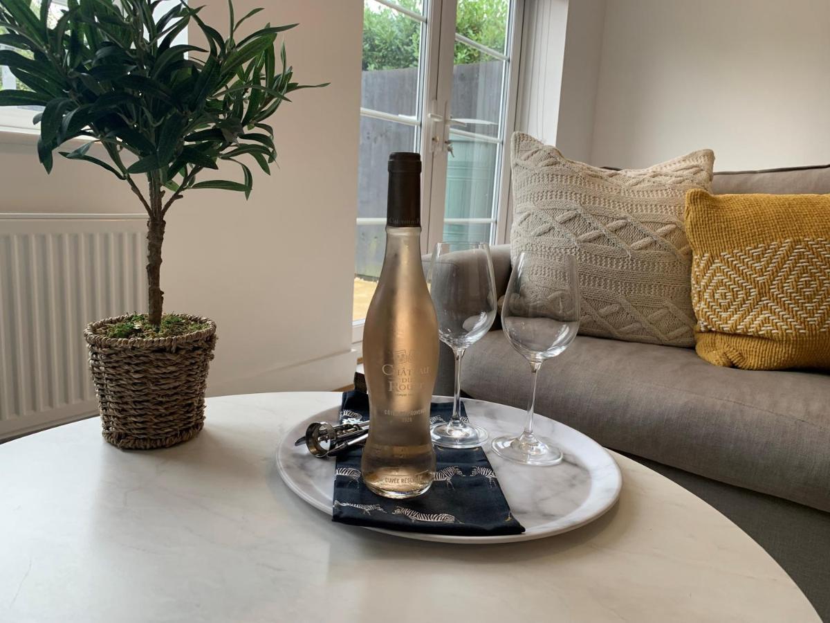 Willa Stylish & Spacious 3 Bed House With 2 Free Car Parking Spaces Appledram Zewnętrze zdjęcie
