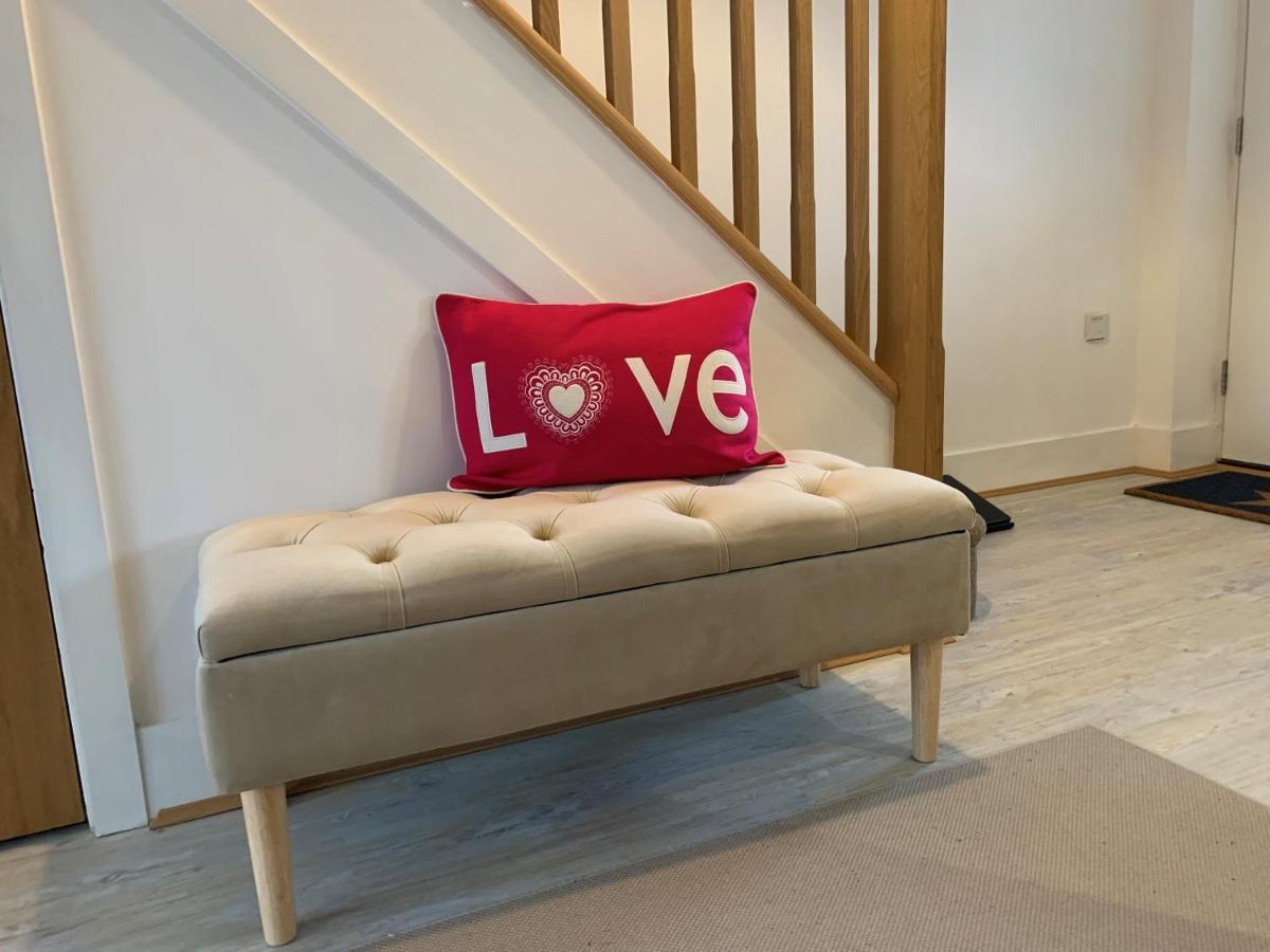 Willa Stylish & Spacious 3 Bed House With 2 Free Car Parking Spaces Appledram Zewnętrze zdjęcie