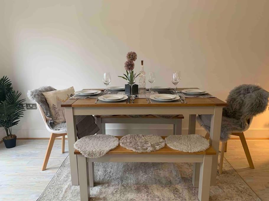 Willa Stylish & Spacious 3 Bed House With 2 Free Car Parking Spaces Appledram Zewnętrze zdjęcie
