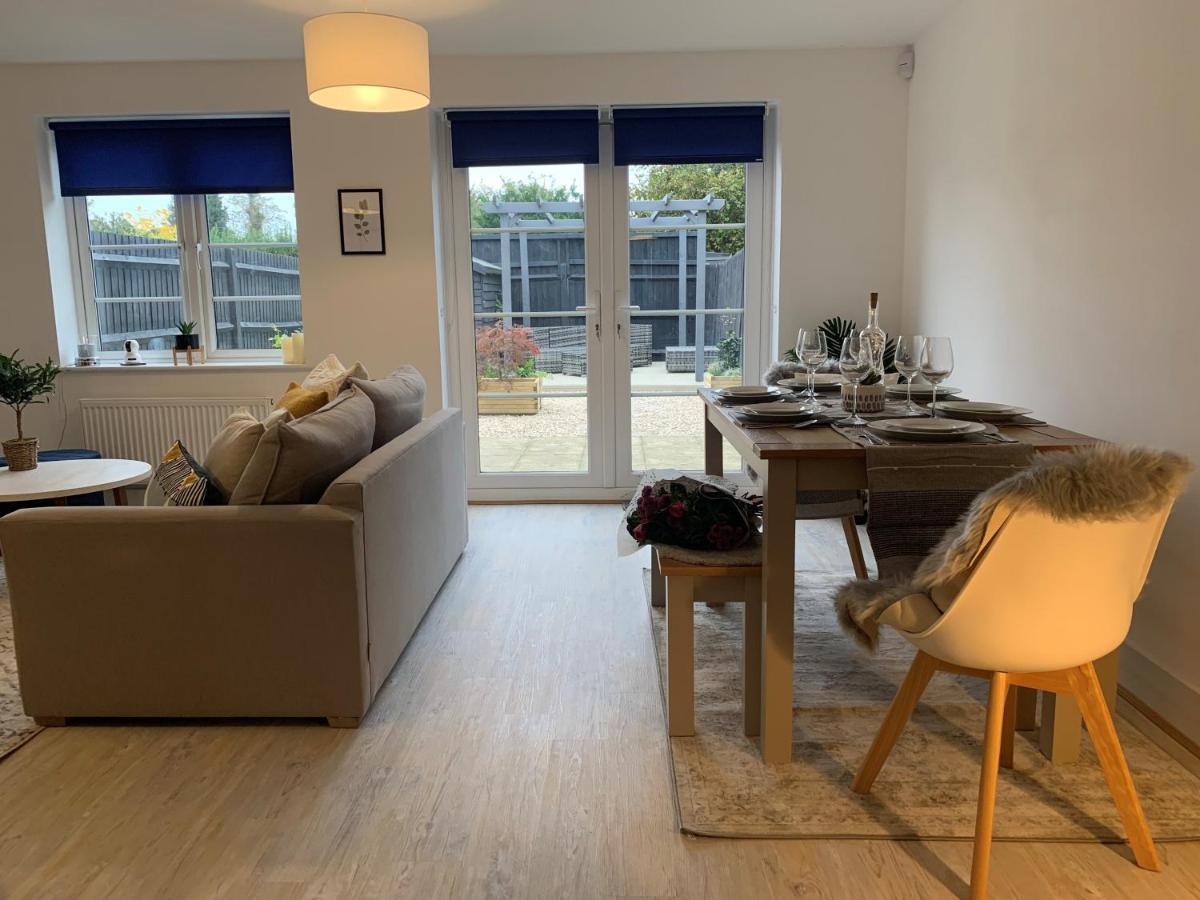 Willa Stylish & Spacious 3 Bed House With 2 Free Car Parking Spaces Appledram Zewnętrze zdjęcie