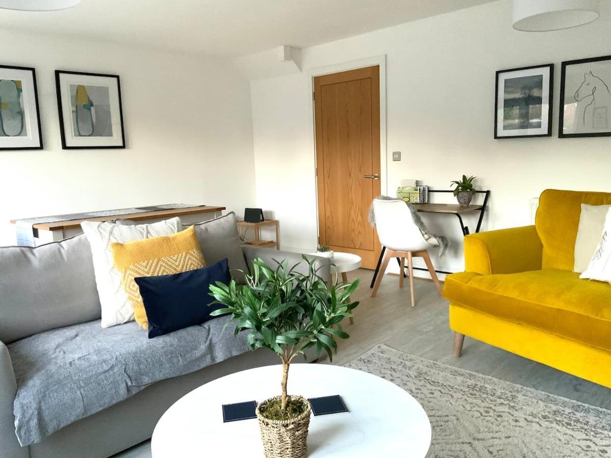 Willa Stylish & Spacious 3 Bed House With 2 Free Car Parking Spaces Appledram Zewnętrze zdjęcie